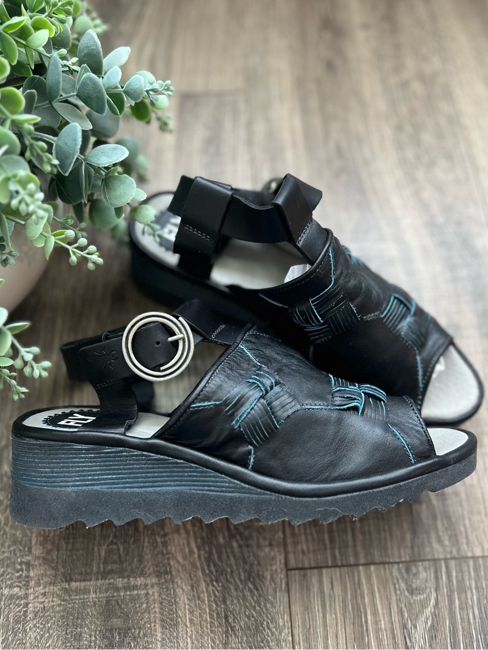 Fly London Size 39 Black Open Toe Caji Wedge Strappy Sandal